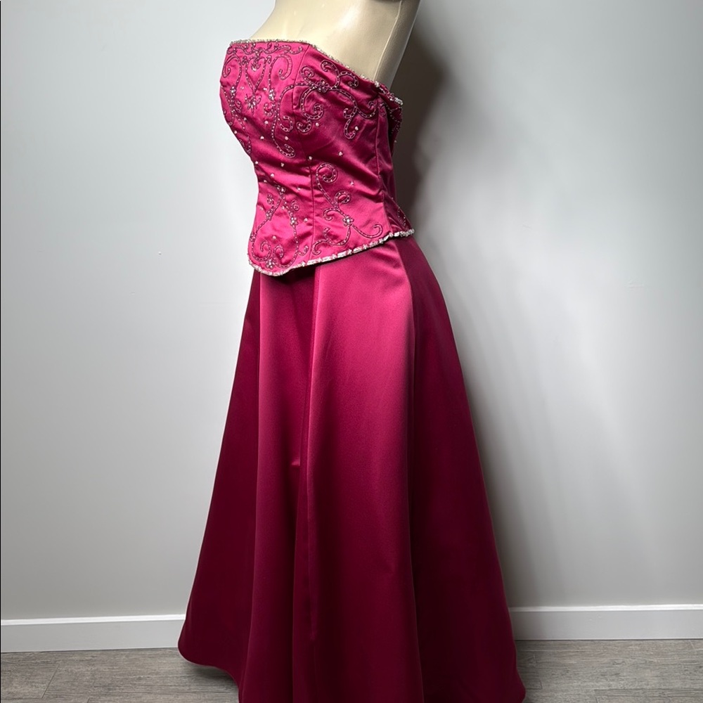 Elegant Pink Strapless Dress - Picture 4 of 11